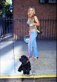 Mariah Carey on NY Street 1999.jpg
